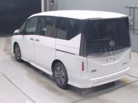 Nissan SERENA лот № 30205 оценка 4.5  с аукциона в Японии 5