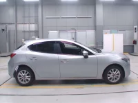 Mazda AXELA лот № 30023 оценка 5  с аукциона в Японии 2