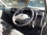 Mazda BONGO VAN лот № 30113 оценка 3.5  с аукциона в Японии 6