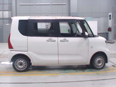 Daihatsu TANTO  с аукциона в Японии