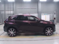 Lexus NX лот № 30153 оценка 3.5  с аукциона в Японии 2