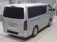 Toyota HIACE VAN лот № 30320 оценка 3  с аукциона в Японии 1