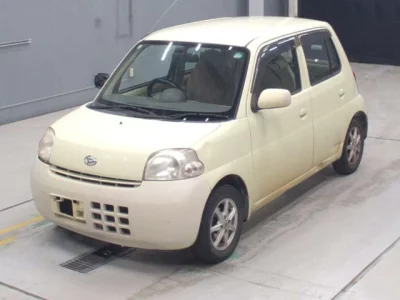 Daihatsu Esse