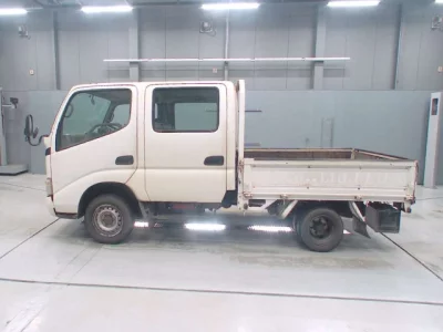 Toyota DYNA  с аукциона в Японии