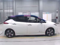 Nissan LEAF лот № 30420 оценка 4  с аукциона в Японии 2