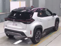 Toyota YARIS CROSS лот № 30388 оценка 3.5  с аукциона в Японии 1