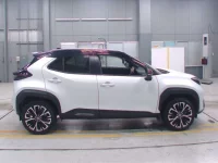 Toyota YARIS CROSS лот № 30388 оценка 3.5  с аукциона в Японии 2