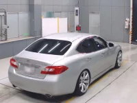 Nissan FUGA лот № 30380 оценка 4.5  с аукциона в Японии 1