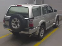 Toyota HILUX SURF лот № 32 оценка 3.5  с аукциона в Японии 1