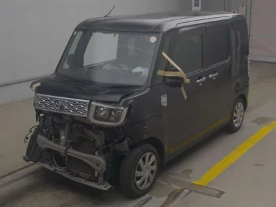 Toyota PIXIS MEGA  с аукциона в Японии