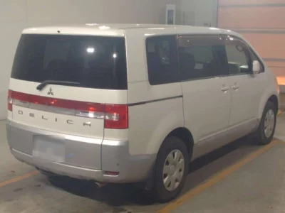 Mitsubishi DELICA D5  с аукциона в Японии