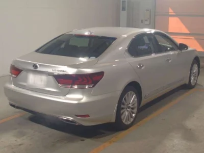 Lexus LS