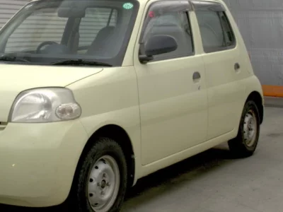 Daihatsu Esse