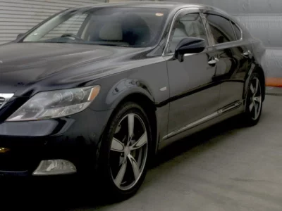 Lexus LS  с аукциона в Японии