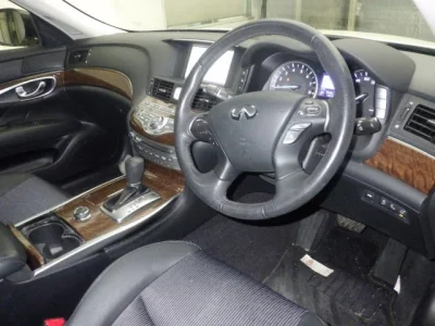 Nissan FUGA  с аукциона в Японии