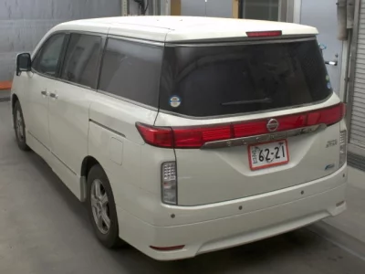 Nissan ELGRAND  с аукциона в Японии