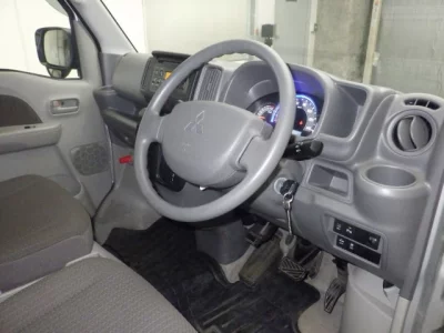 Mitsubishi MINICAB VAN