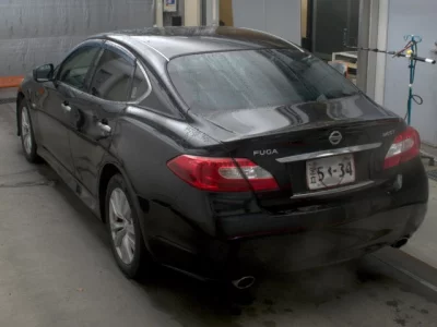 Nissan FUGA  с аукциона в Японии