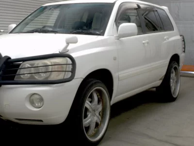 Toyota KLUGER  с аукциона в Японии