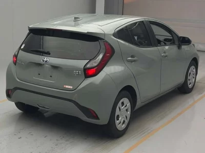 Toyota AQUA  с аукциона в Японии