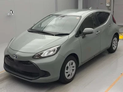 Toyota AQUA  с аукциона в Японии