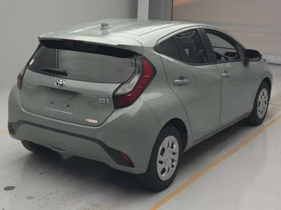 Toyota AQUA  с аукциона в Японии