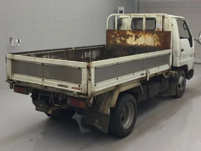 Toyota DYNA  с аукциона в Японии