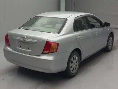 Toyota COROLLA AXIO  с аукциона в Японии