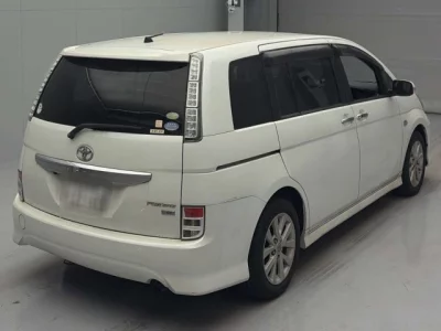 Toyota ISIS