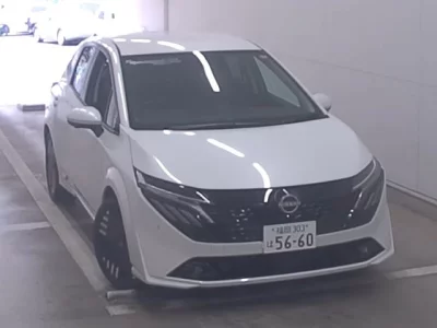 Nissan AURA