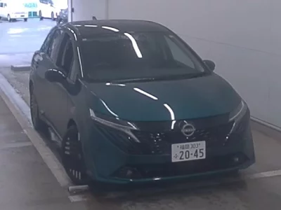 Nissan AURA
