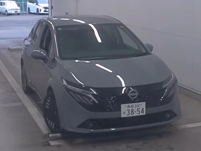 Nissan AURA