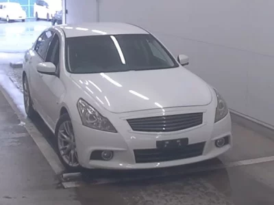 Nissan SKYLINE  с аукциона в Японии