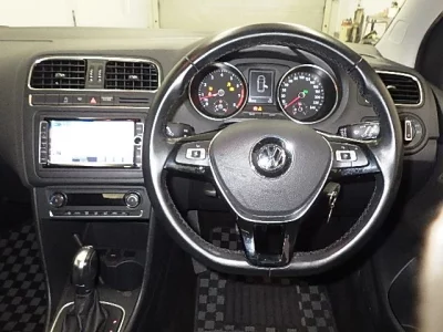 Volkswagen POLO  с аукциона в Японии