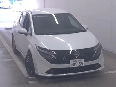 Nissan AURA