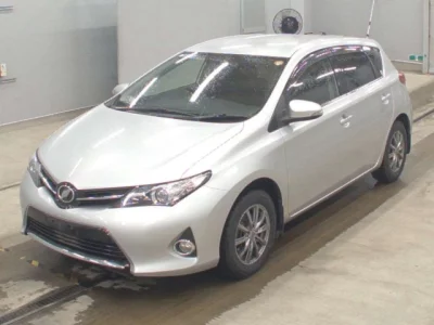 Toyota AURIS  с аукциона в Японии