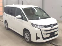 Toyota NOAH лот № 3061 оценка 4.5  с аукциона в Японии 4