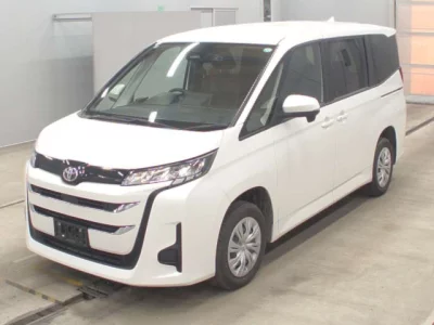 Toyota NOAH  с аукциона в Японии