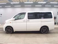 Nissan ELGRAND лот № 5512 оценка 3  с аукциона в Японии 3