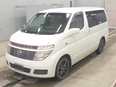 Nissan ELGRAND  с аукциона в Японии