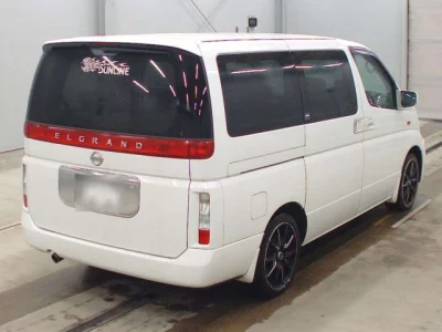 Nissan ELGRAND  с аукциона в Японии