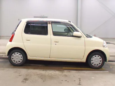 Daihatsu Esse