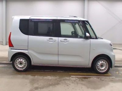 Daihatsu TANTO  с аукциона в Японии