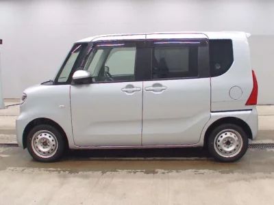 Daihatsu TANTO  с аукциона в Японии