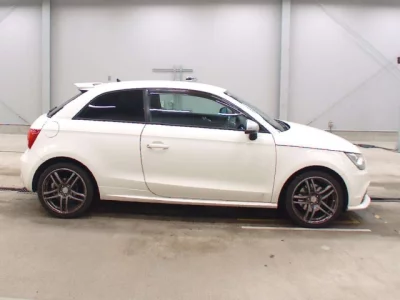 Audi A1  с аукциона в Японии