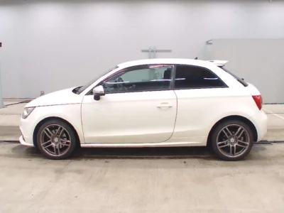 Audi A1  с аукциона в Японии