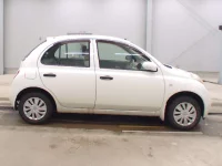 Nissan MARCH лот № 5557 оценка 3.5  с аукциона в Японии 2