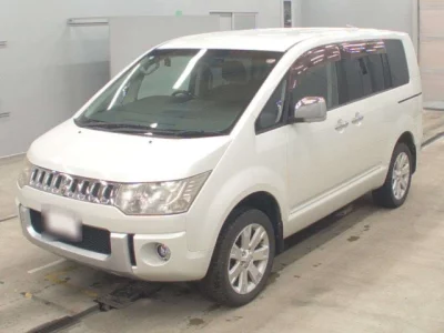 Mitsubishi DELICA D5