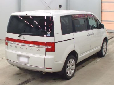 Mitsubishi DELICA D5