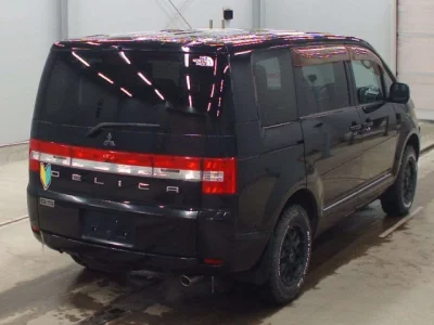Mitsubishi DELICA D5